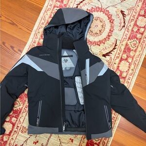 Obermeyer Gray and Black Teen Ski Jacket - Interior Logo Panel. M 10-12